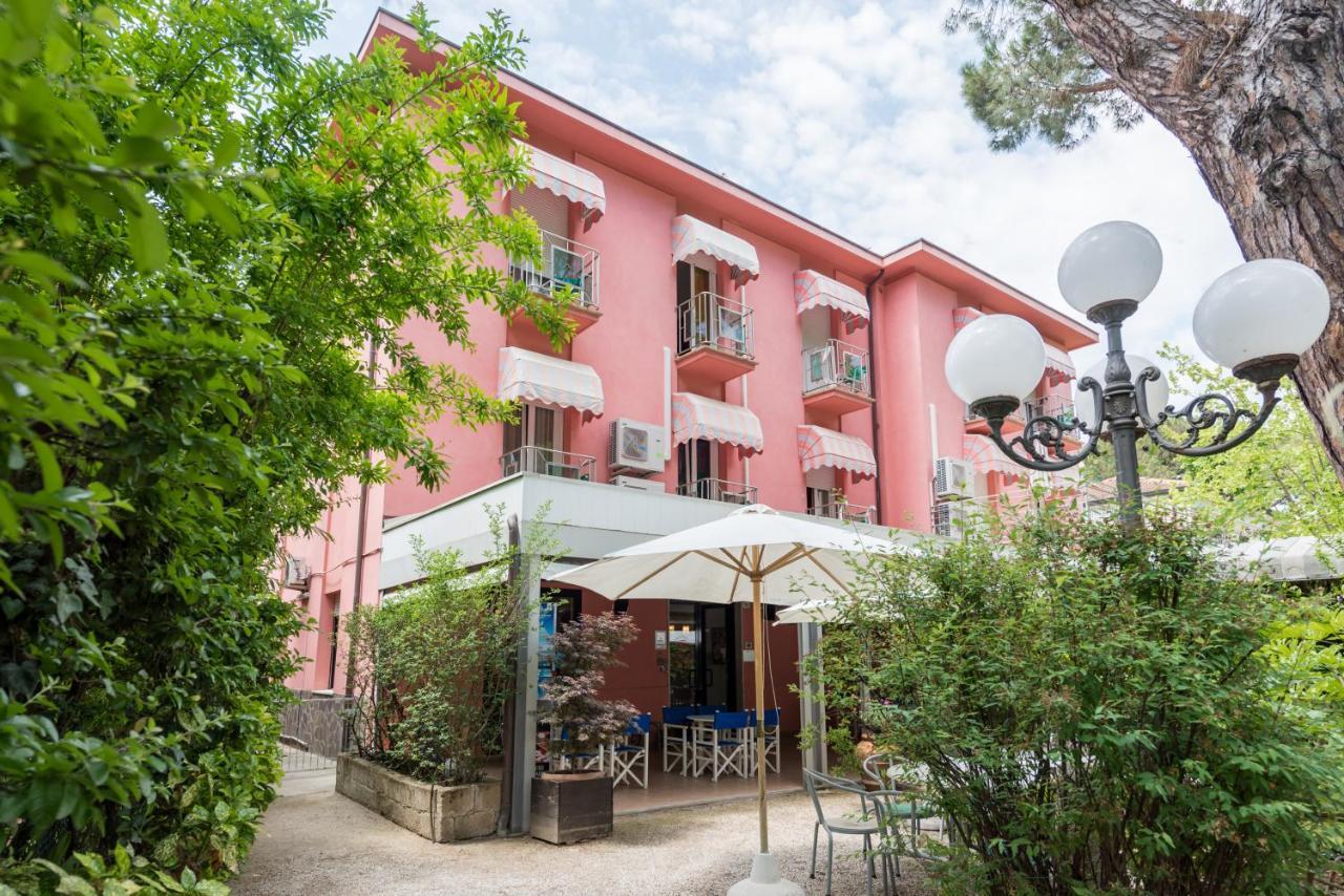 Hotel Villa Rosa เชเซนาติโก ภายนอก รูปภาพ